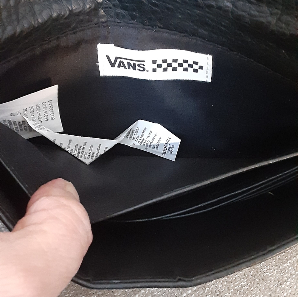 Vans Black pebbled Leather Crossbody Wallet, Clutch - Picture 10 of 10